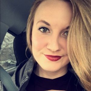 Meet your Posher, Amelia